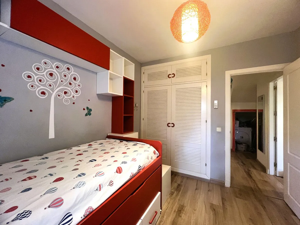 23a8f8c4-d13e-49c7-988b-27f2c317b73d