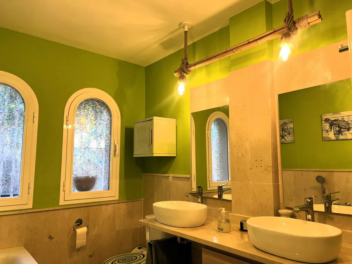 2f96dd16-9d14-474e-8672-85de2f3aba4e