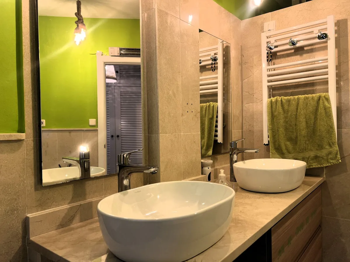 69028138-57b6-4696-8786-e4933625225e