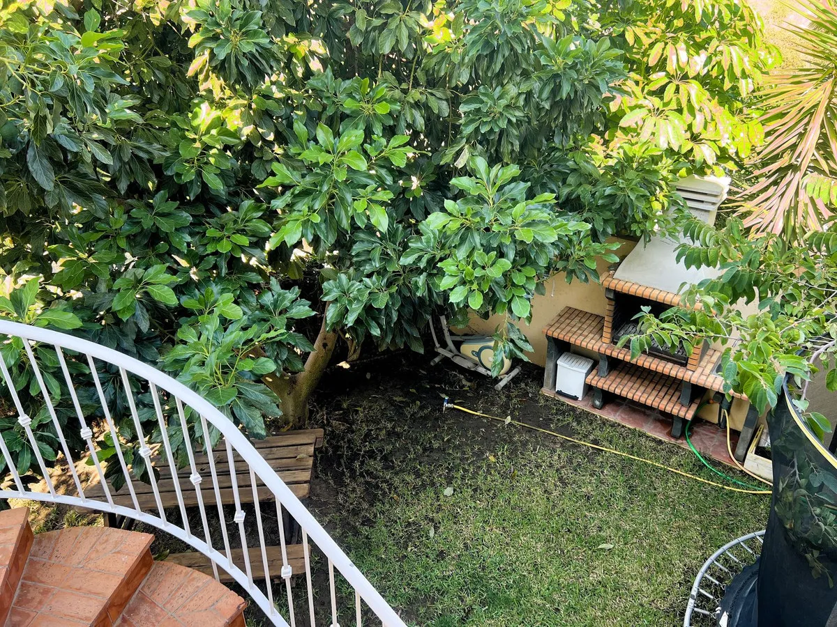 9f8124d8-933a-4b9d-a20e-804dc94cfaf7