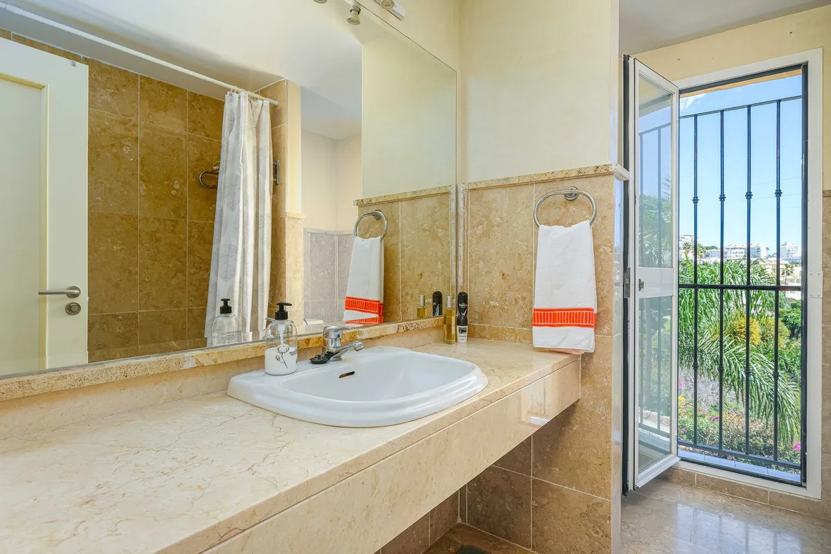 64570c67-2247-4284-8226-f6eba4225165