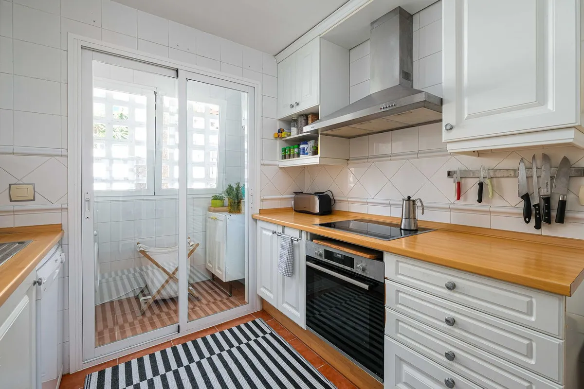 6eee4d94-fcae-4125-b931-bdf6613c1b1c