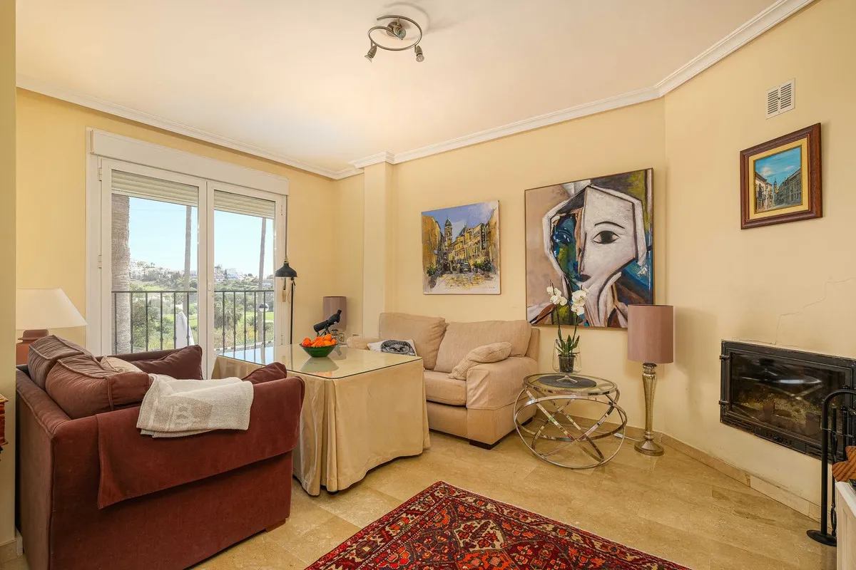 a015909e-5d45-438b-af87-9e01f3e9391c