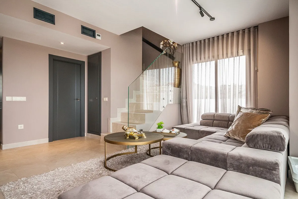 2b08de67-6515-46b6-be8b-86226721963b