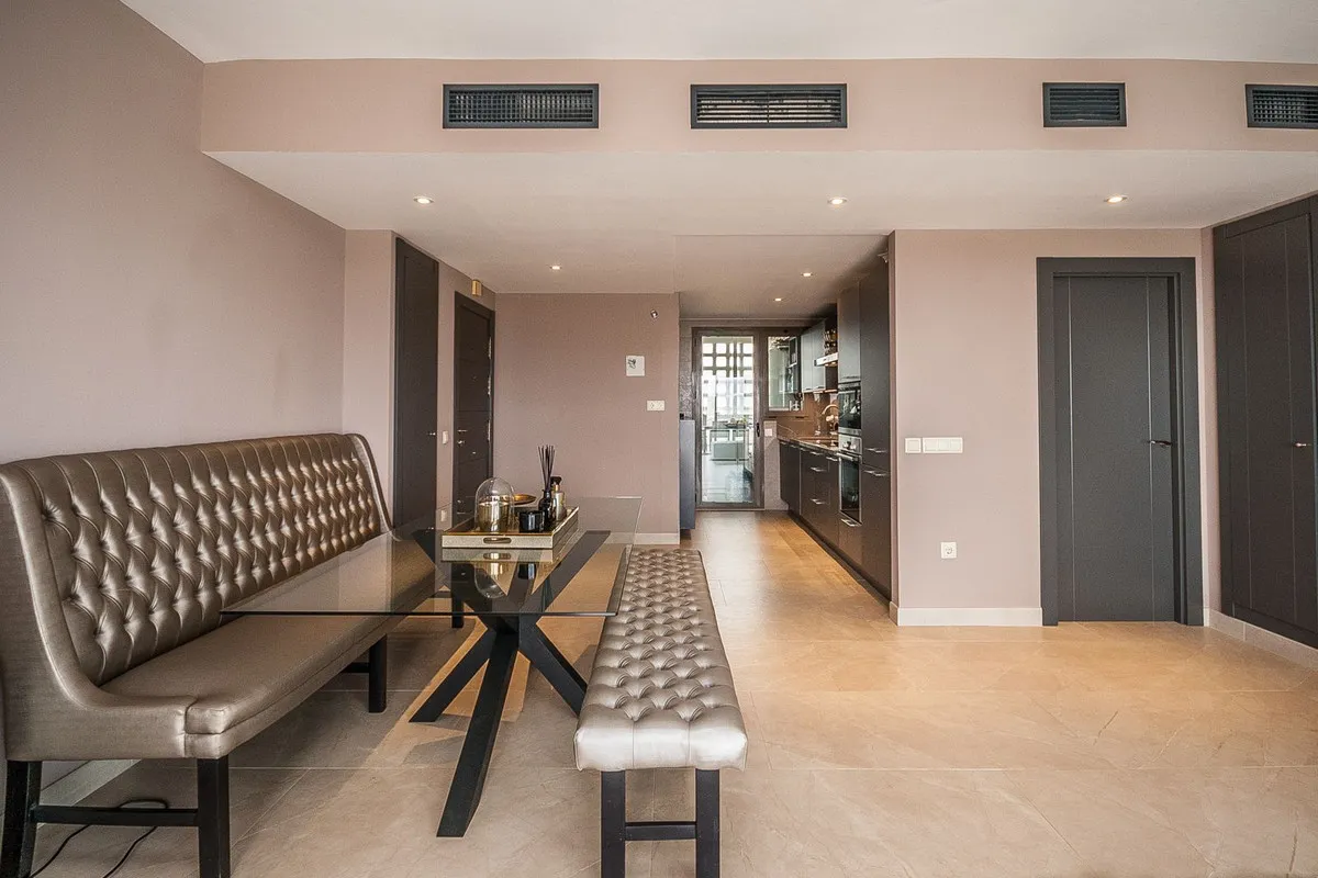 e3d3dd5b-45f1-4475-bf2e-a750261d5d33