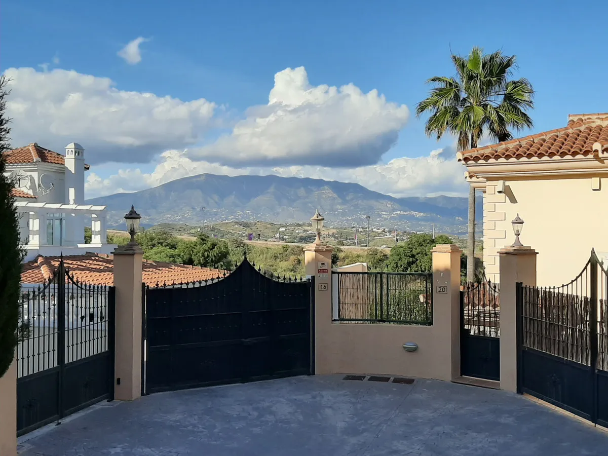 e5d9422e-67ae-43d7-85ce-69926e5da7ef