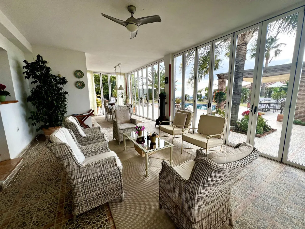 bc698893-3b16-446c-82c4-703f1acdc147