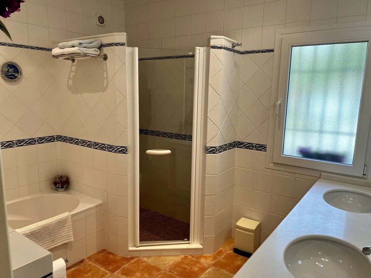 ec793035-7208-44d0-90f9-93cb7c6110d0