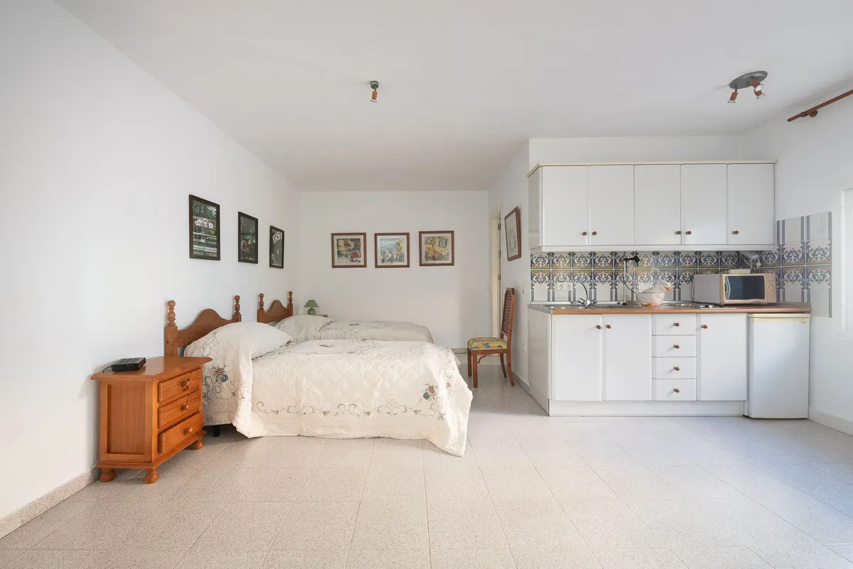 8c855754-1815-43c4-bd96-fec88e30bc2a