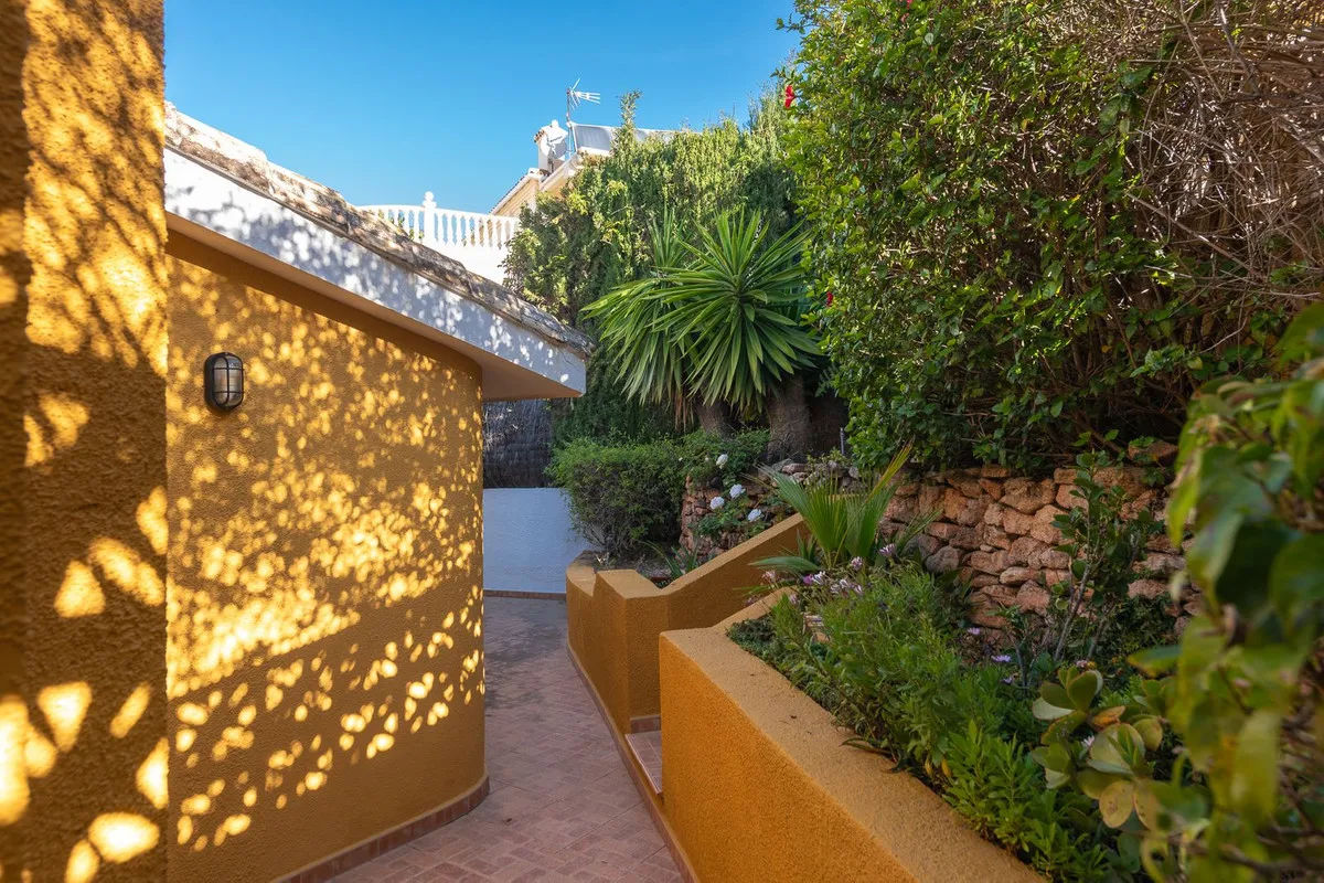 9098c18b-bd6b-45a0-9519-f3dd866f57f1