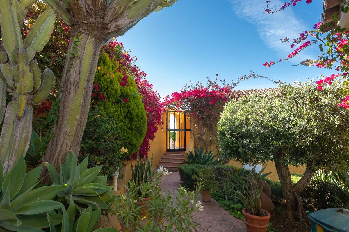 c86e33c5-4e66-4740-8257-a02657309f16