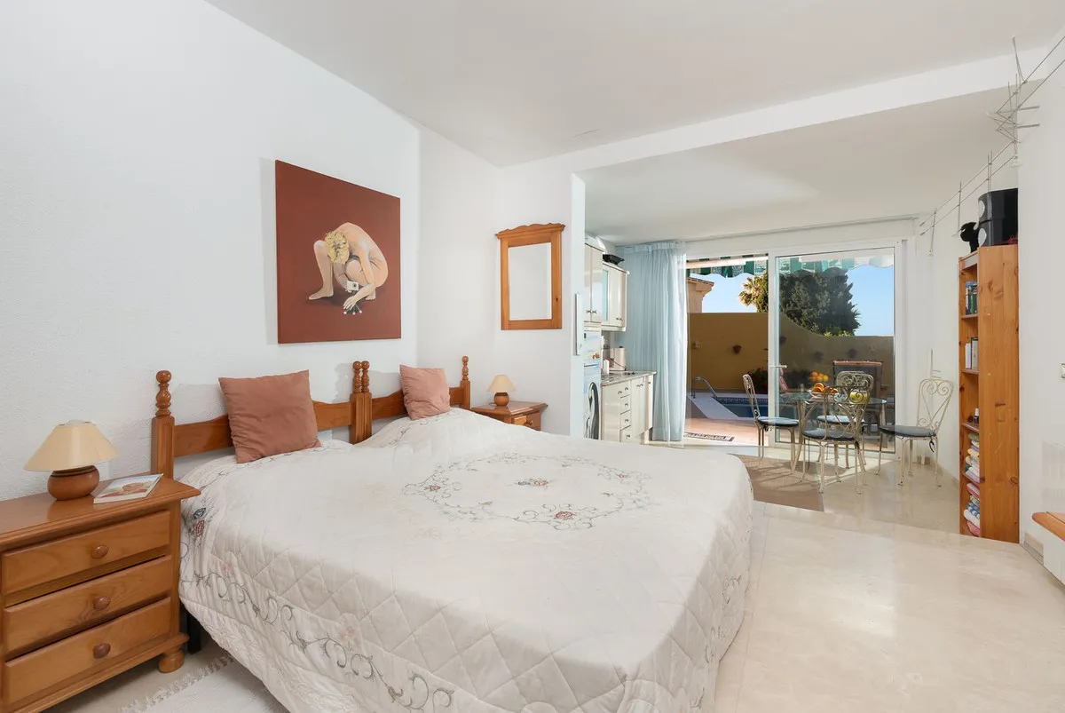 e26e9cff-3c40-4e1e-b7a6-74cb1bc2a16d