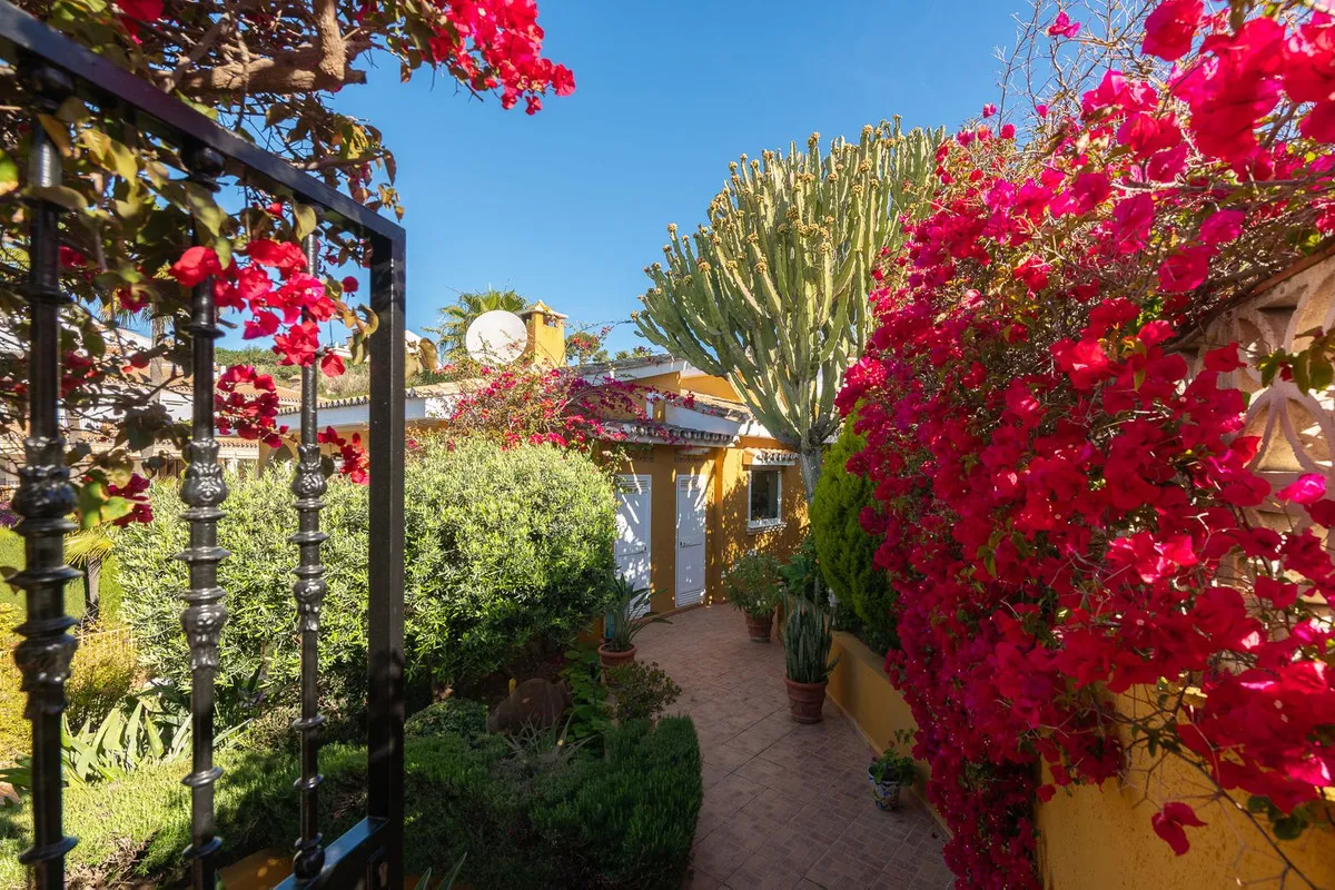 f142d330-b2f9-45ba-bcba-e37cadda50b0