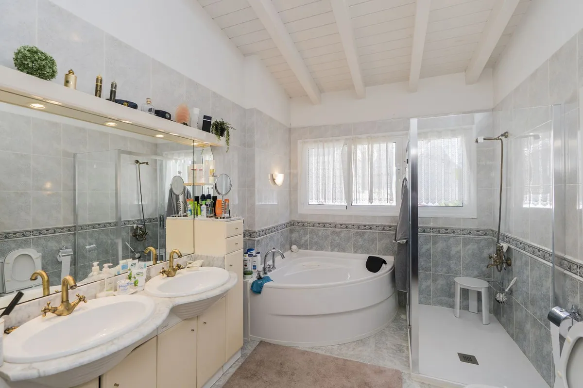 4aa1efd3-cc5b-4927-852c-46d4798de84d