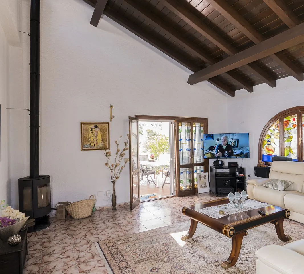 cbbb5093-af9a-4153-83a2-4e24ddfd8cd3