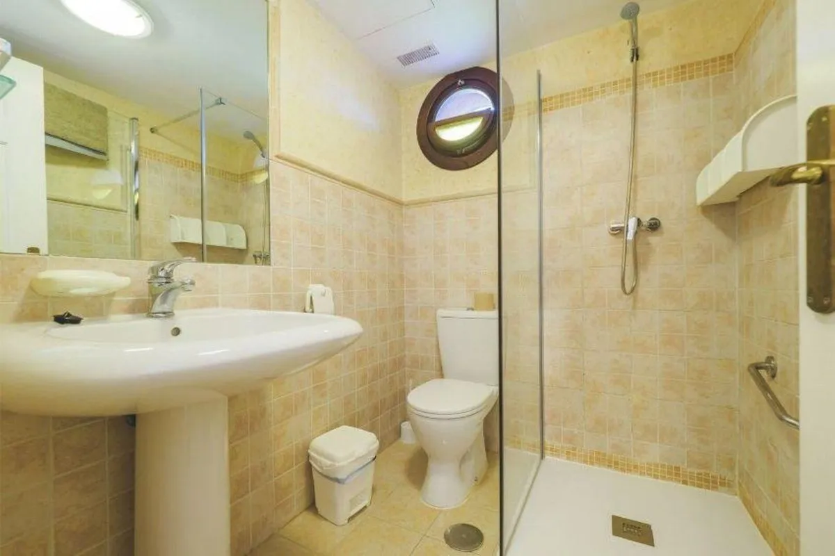 a4c7fa5e-2082-4ef9-b9d6-bfe42c4fe34f