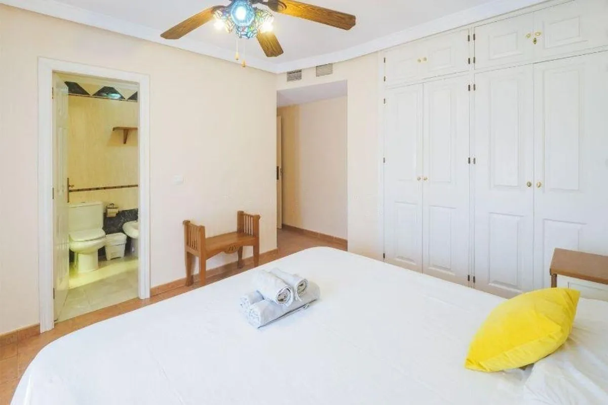 e4305cb3-08f8-4bb2-882d-04154beb1429