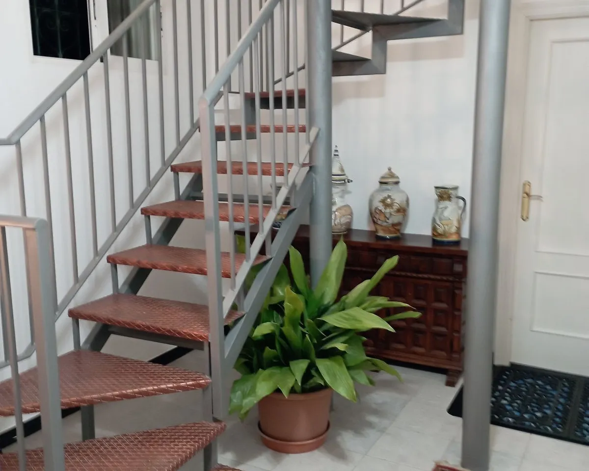 8c8242c5-9c08-497e-a163-920039e8b5cf