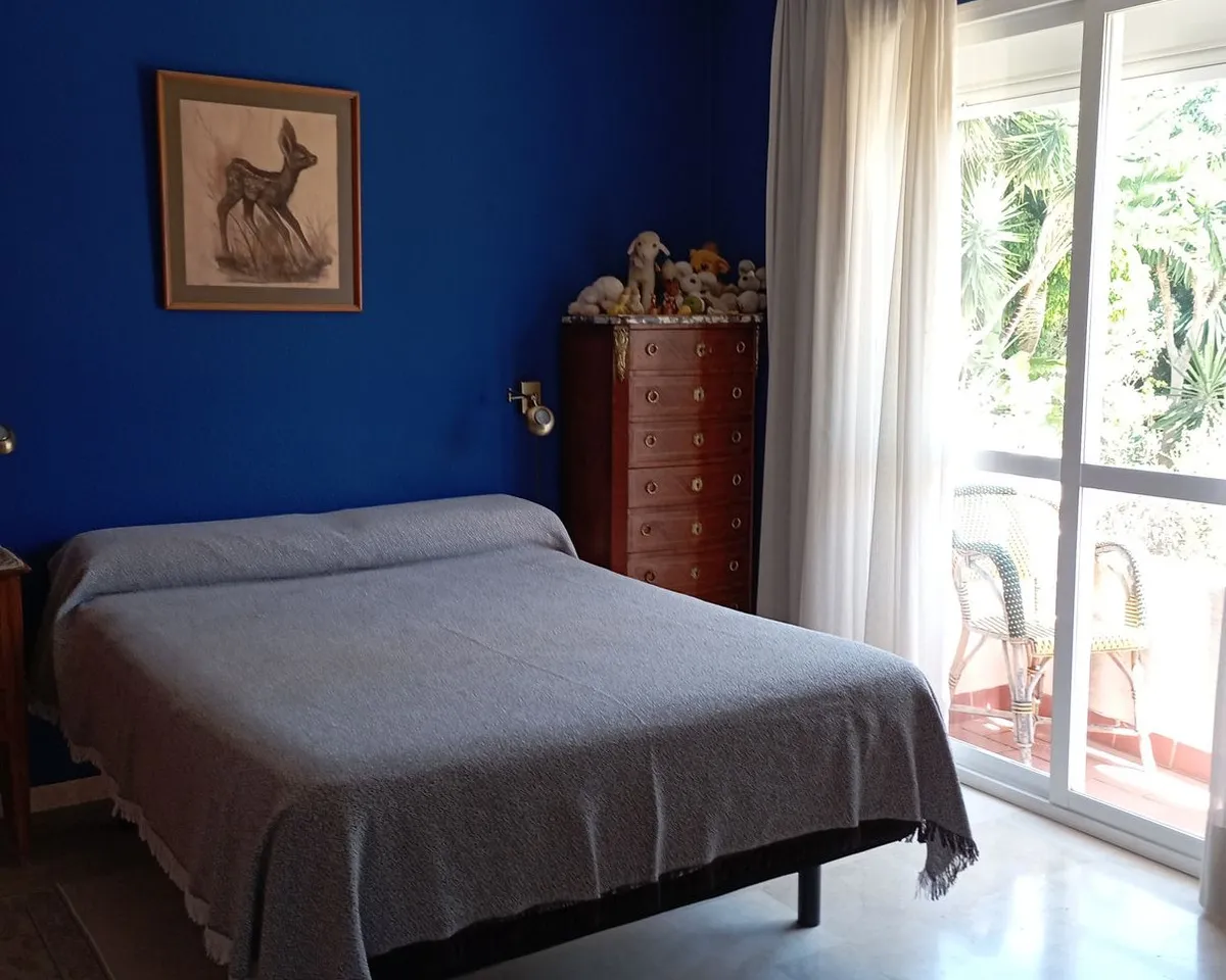 9946b024-5ced-48f4-b061-2b914d3f3276