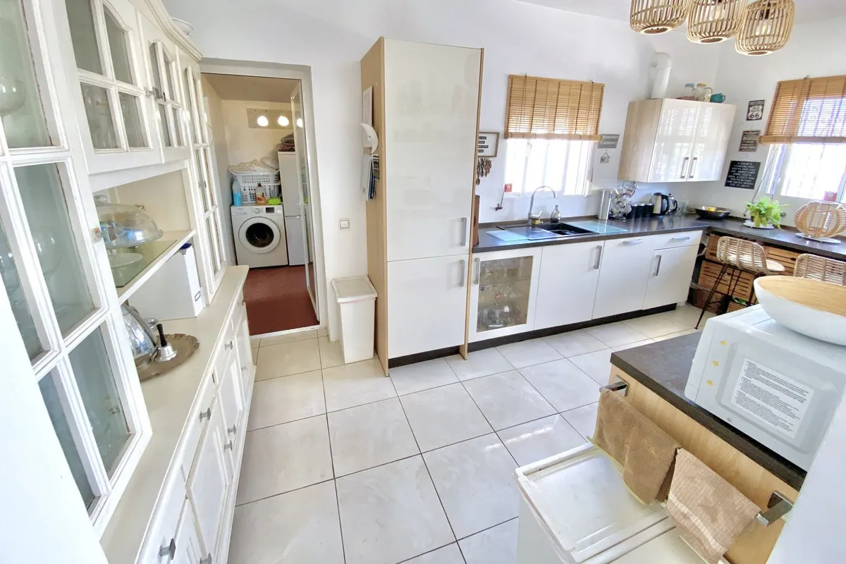 3a0fbca6-5381-4be5-a32a-0ebf9d28ed16