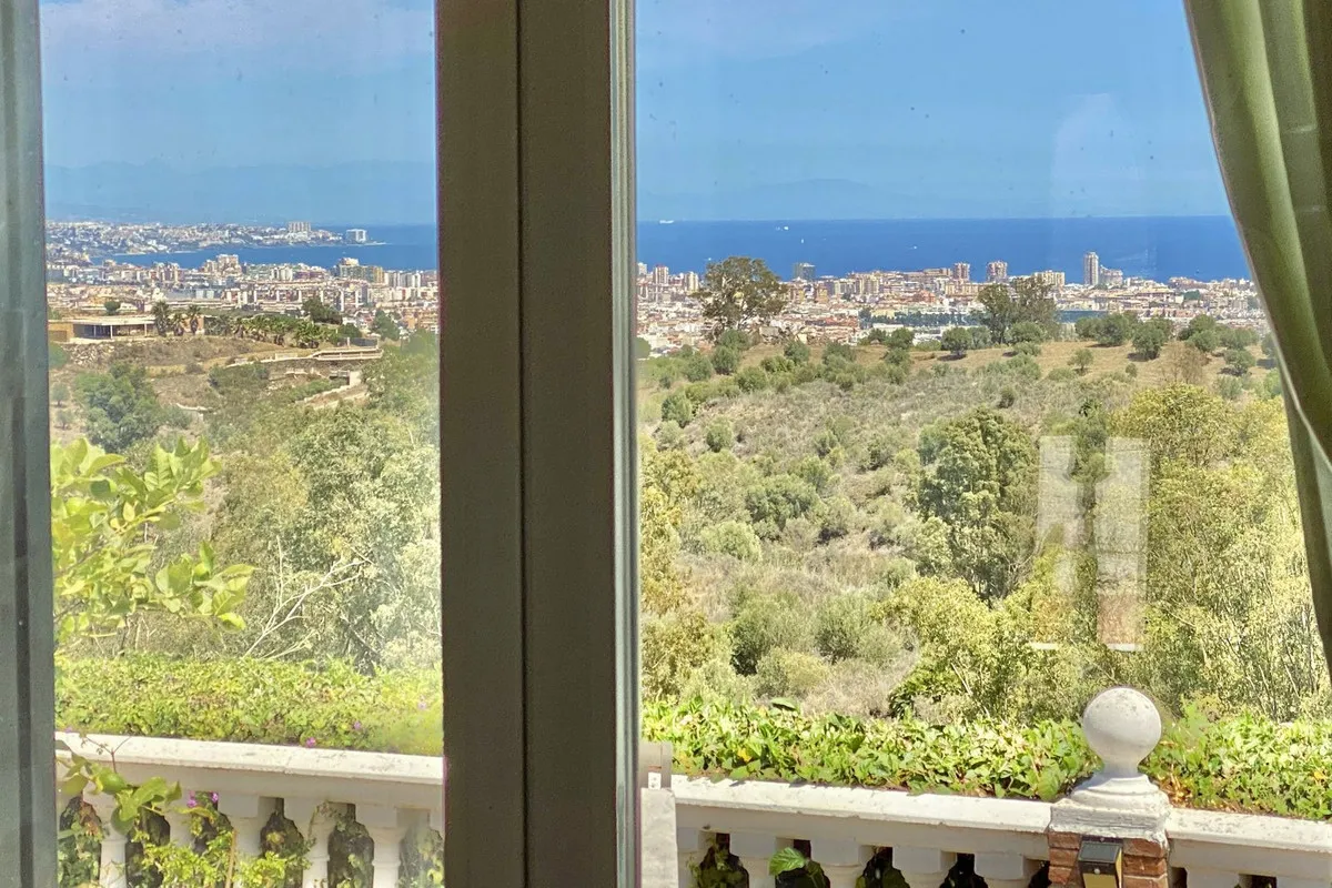 9d354579-24a7-46bf-a00c-4336228a9565