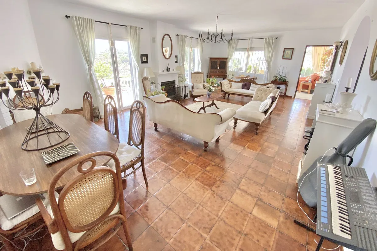 d6782334-4295-4513-a0b8-4b29d69aa63a