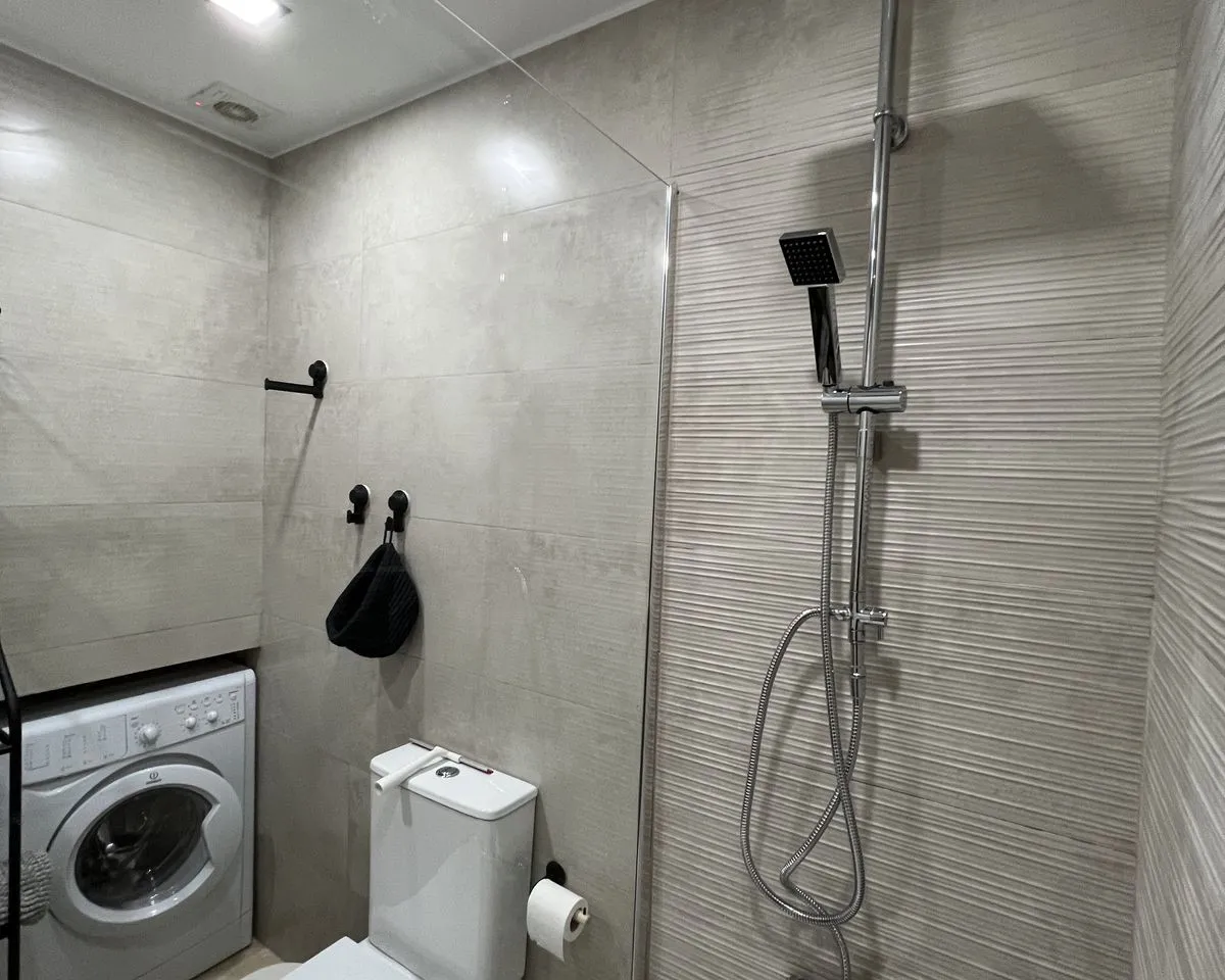 1a0eab5b-e82d-465a-9935-cac2a0b87174