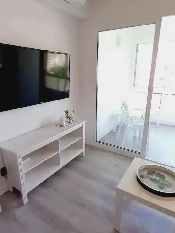 a1a01566-7c97-440e-92b3-147af93ecd43