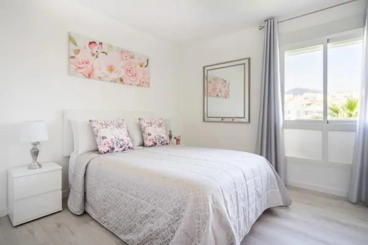 b1e12fff-15e5-447f-bc5c-01dd7f271b92