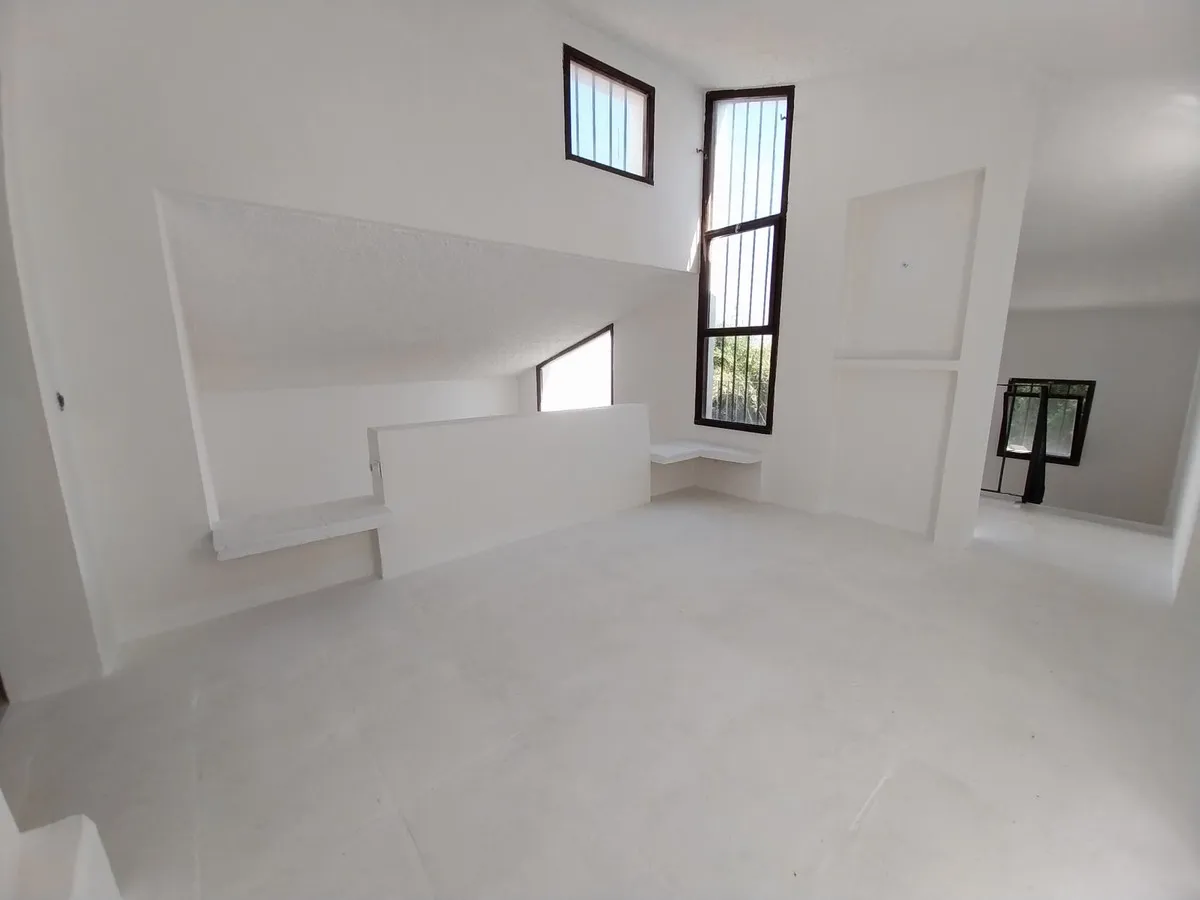 8d1680a8-d496-43c0-b3c8-9db5607c4aa0