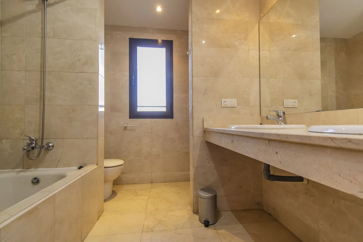 63bca123-f165-4b6c-af32-307f78d9003f