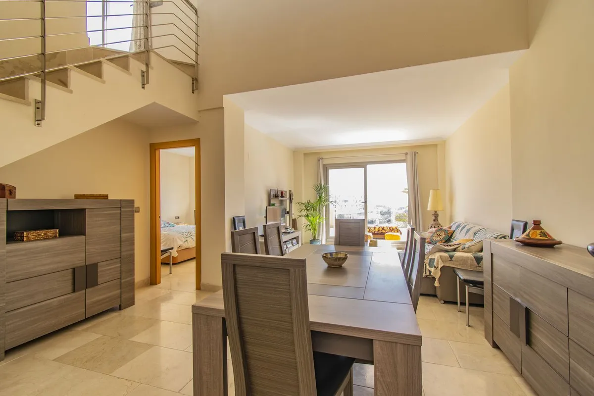 223c3084-0811-4bb7-bedf-b240a0fdee6f