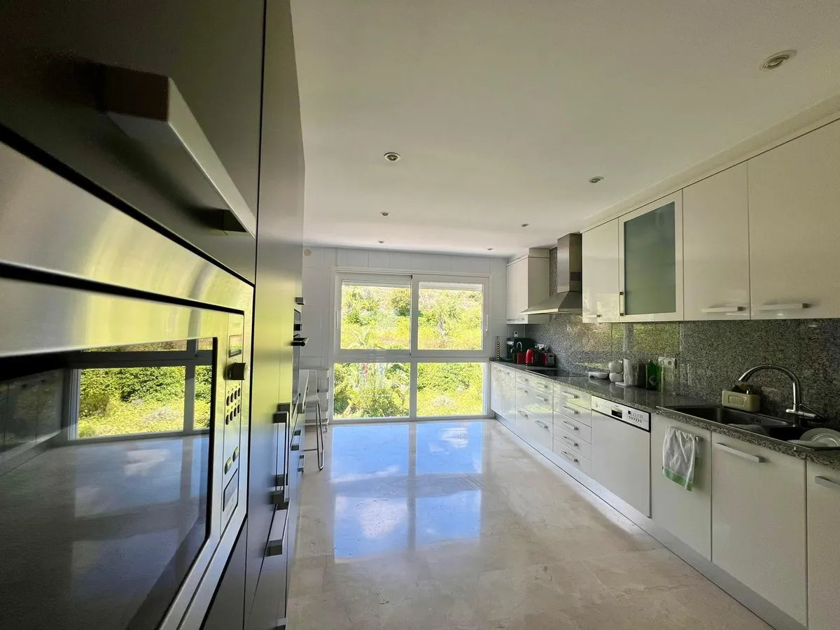 feb912db-56fb-463f-9774-9777a2fc49e8