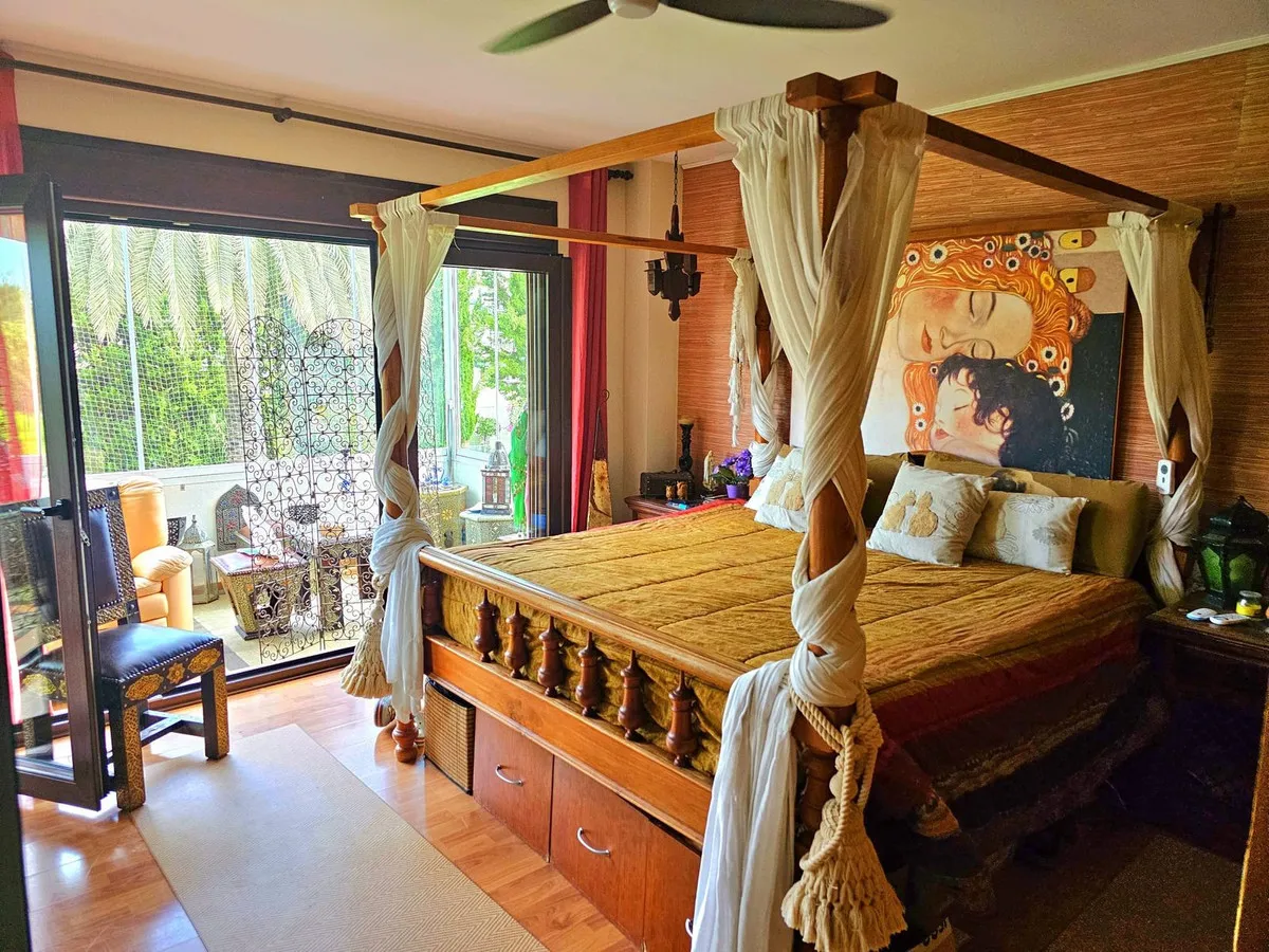 0c4581cd-b091-407f-802e-a2ffadfcfbc2