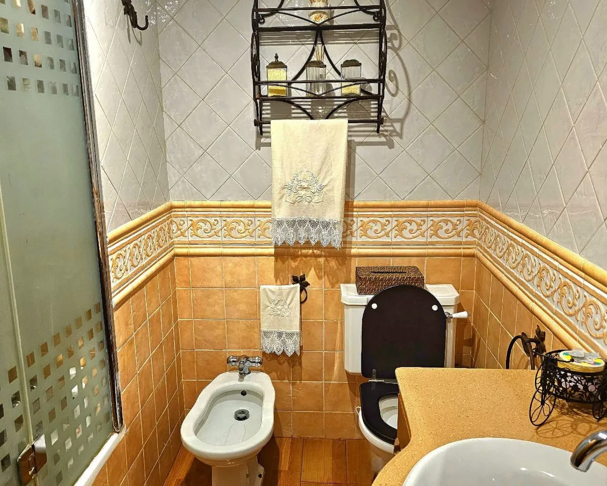 100aa9e3-5d68-468f-ad81-e0a529b7493d