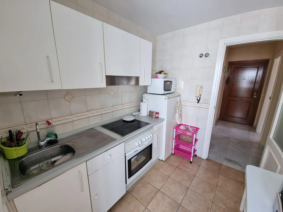 cc7eba53-ca72-4806-9303-c3a9fafb0e37