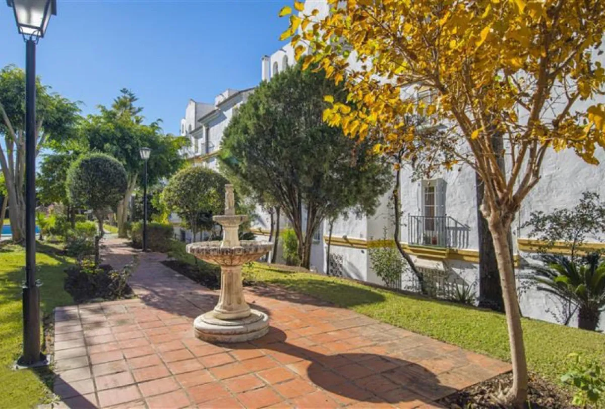 6be37f4b-23cf-48d0-9a94-d97a4aa3141a