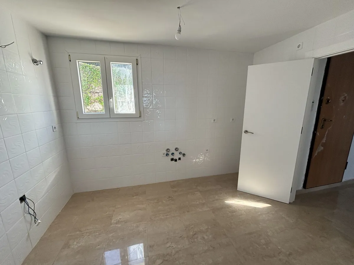 a80f2129-c8d2-438a-9063-1d5ef8fe1faa