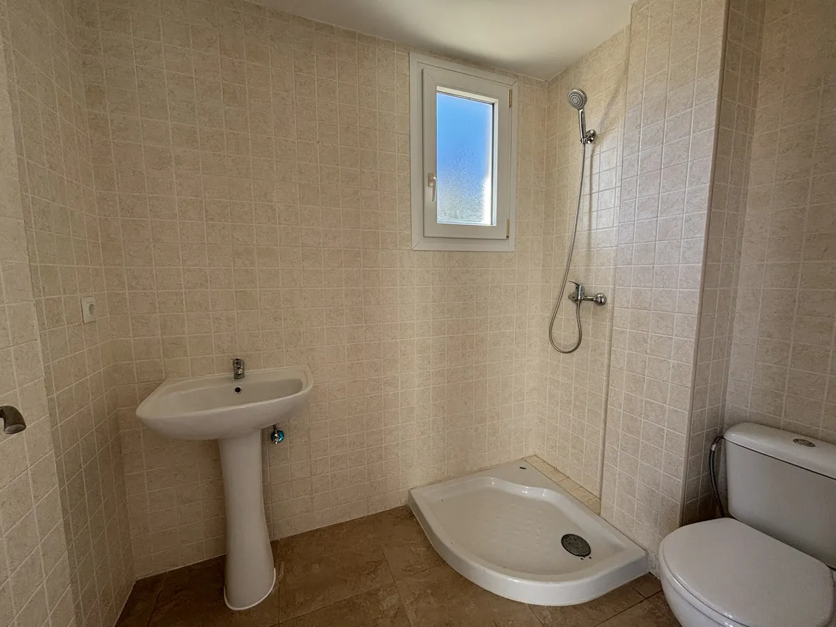 03b8aff5-2f2a-4810-9b05-c15265b5f112