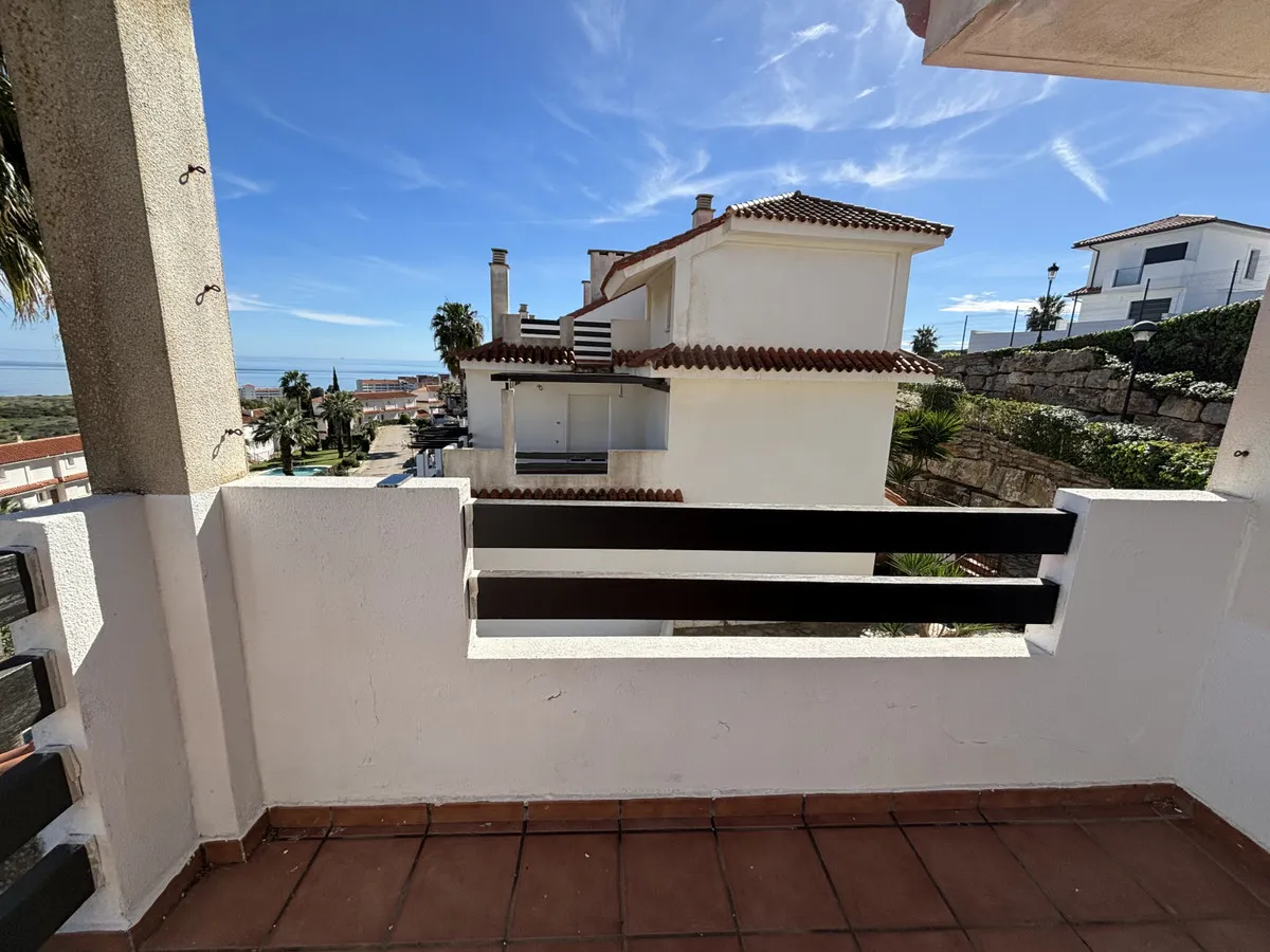 c9b0d73b-79ef-4f2b-9862-3bf4e670baf1