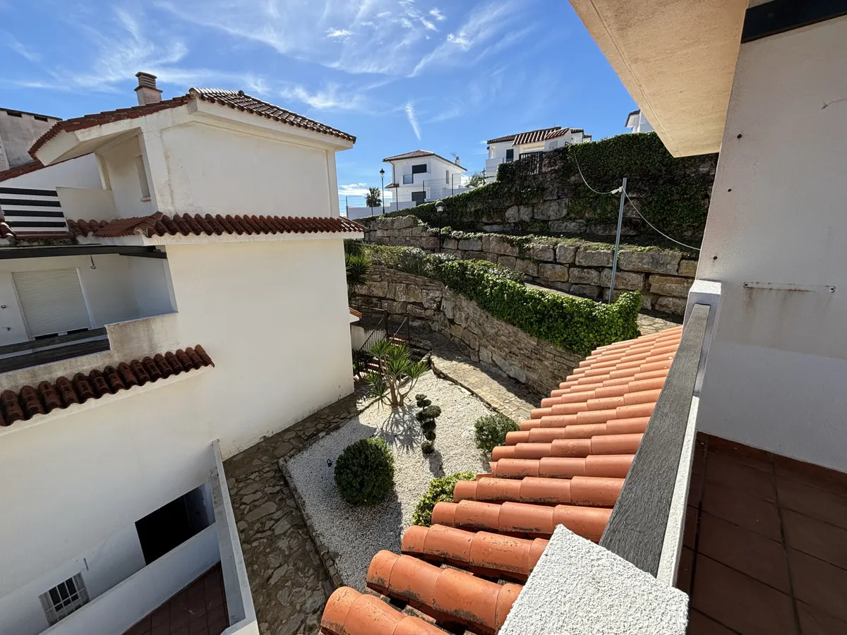 e0098e79-0abd-44f4-a547-4d41ef6f1f64