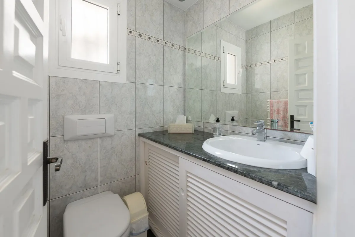 b8f5fd7f-3522-4c07-8472-6595db270f8b