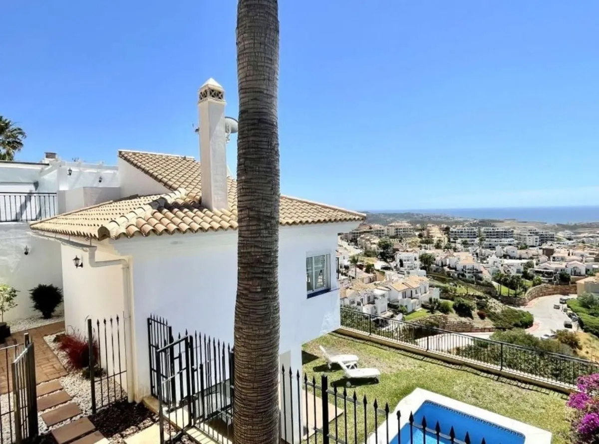 b05b10f2-51f5-4278-9507-70b773448f44