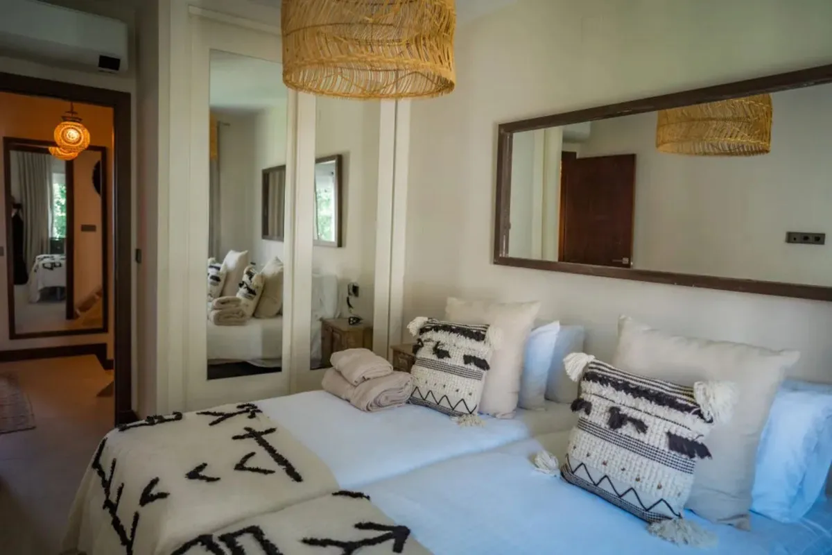 a9f8565f-1e7f-4494-bfca-ac68e6c6b08d