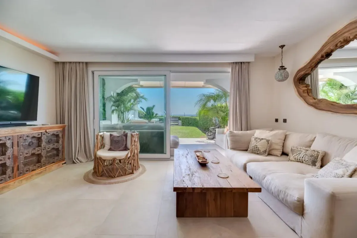 da8cf6bb-1b02-4e53-8119-23853e25f0ea