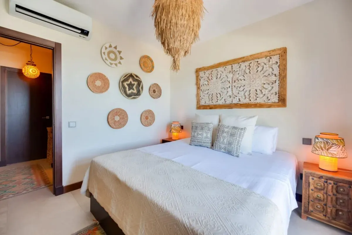 e792c552-cfbb-49d6-a874-e31eef07a6db