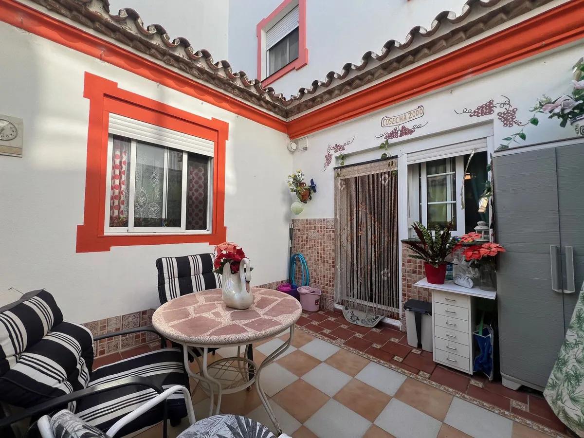 493b63d9-2488-49ae-892a-94c73efb3522