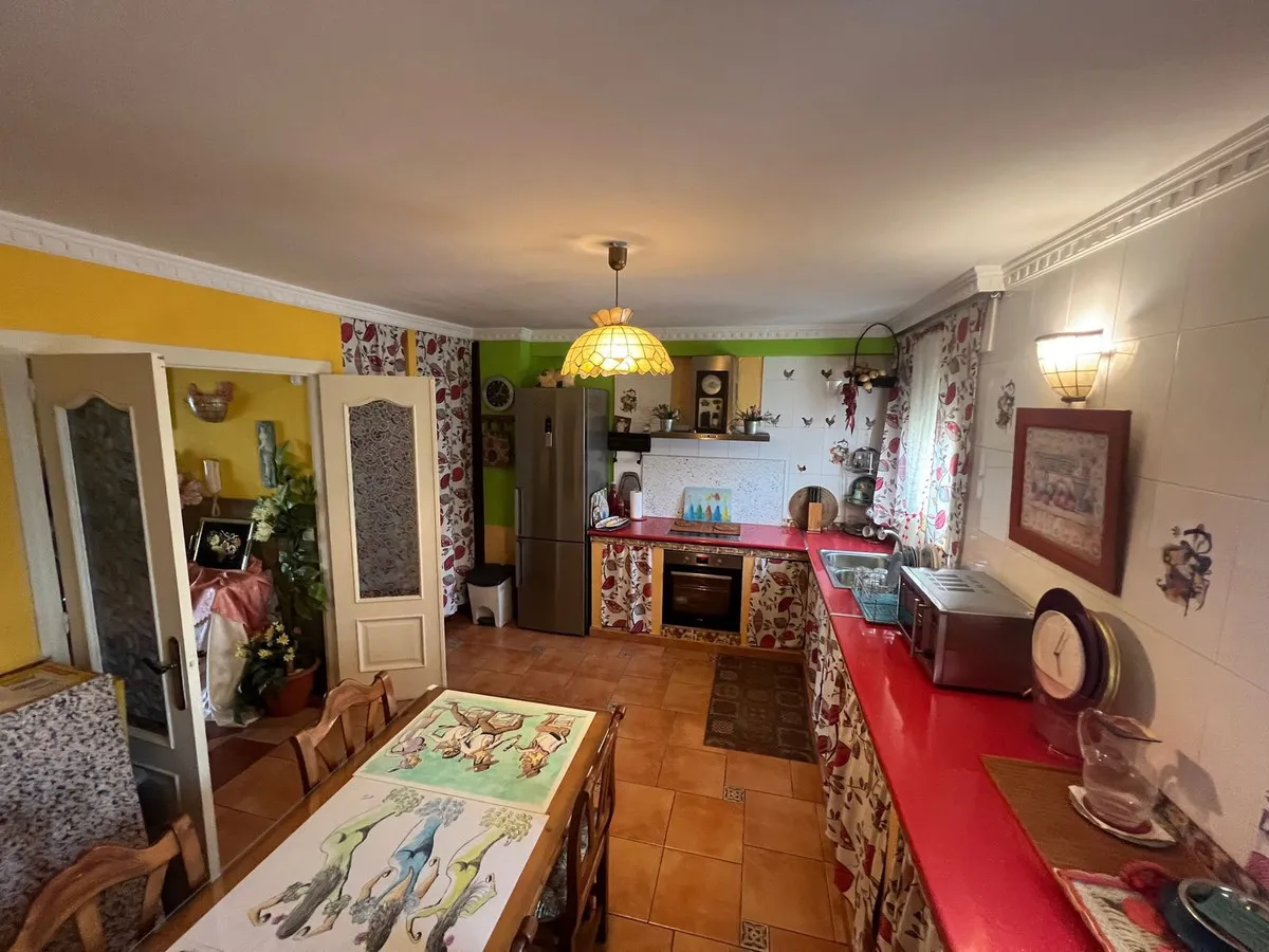 59fb2f4e-a816-4b43-9f73-8980977f21ff