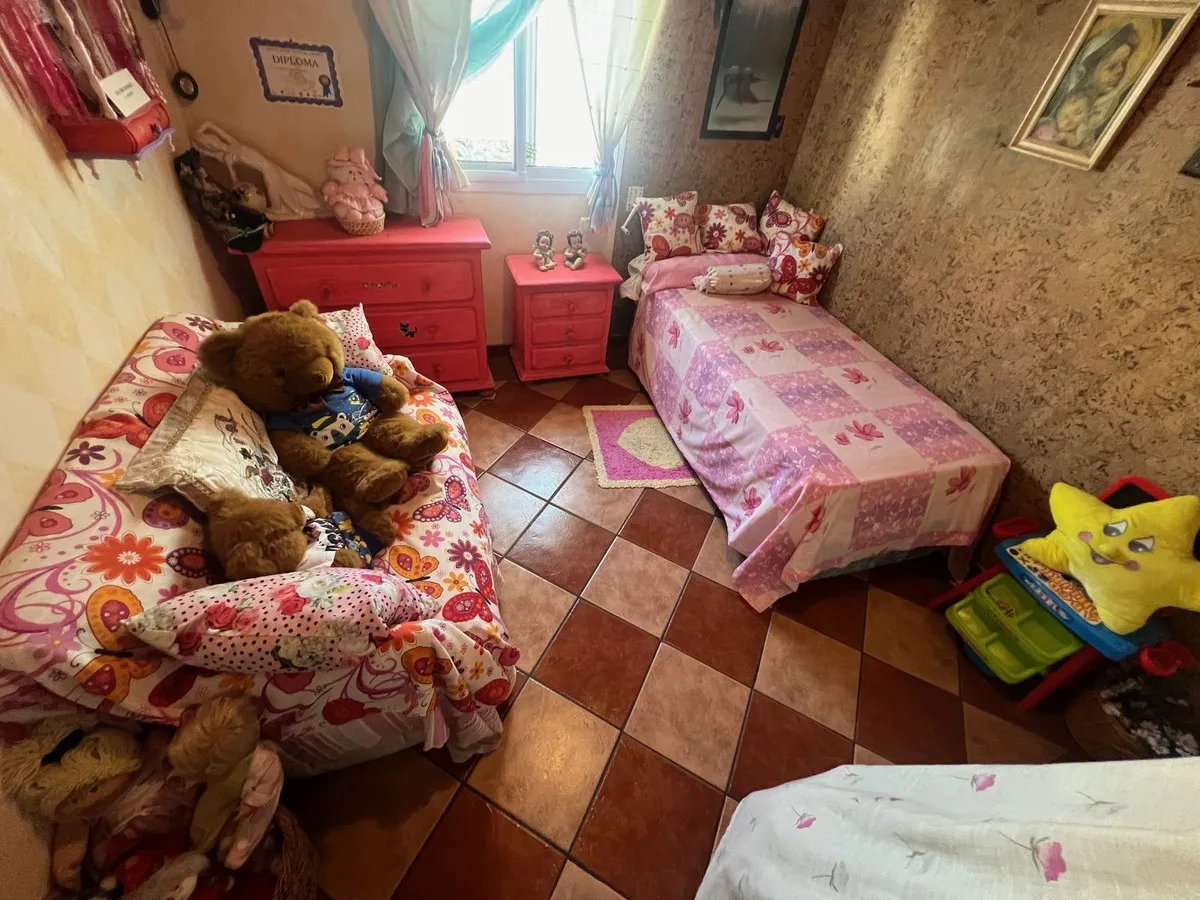 8c8efadd-a04f-442e-bd89-9deeb227b948