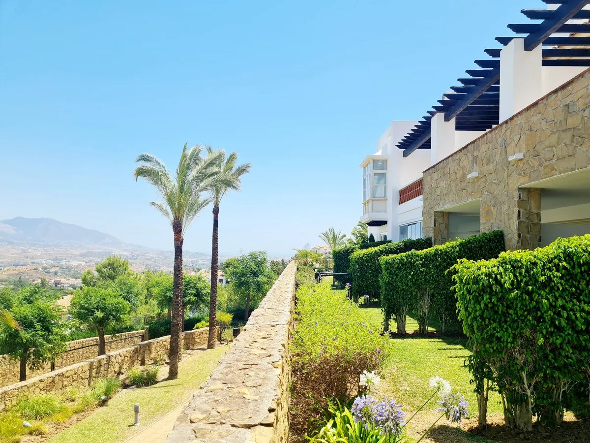 c07c0d44-8c1e-45ad-ab19-5b60115b9a91